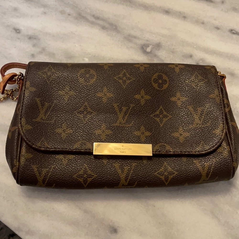 COPY - Lv crossbody